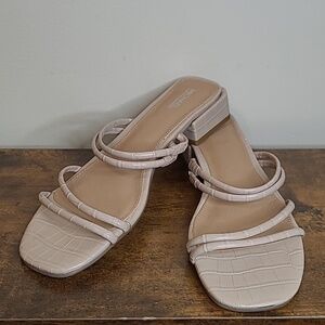 Michael by Michael Shannon LIV Nude Croc Embossed Strappy Sandals Size 9